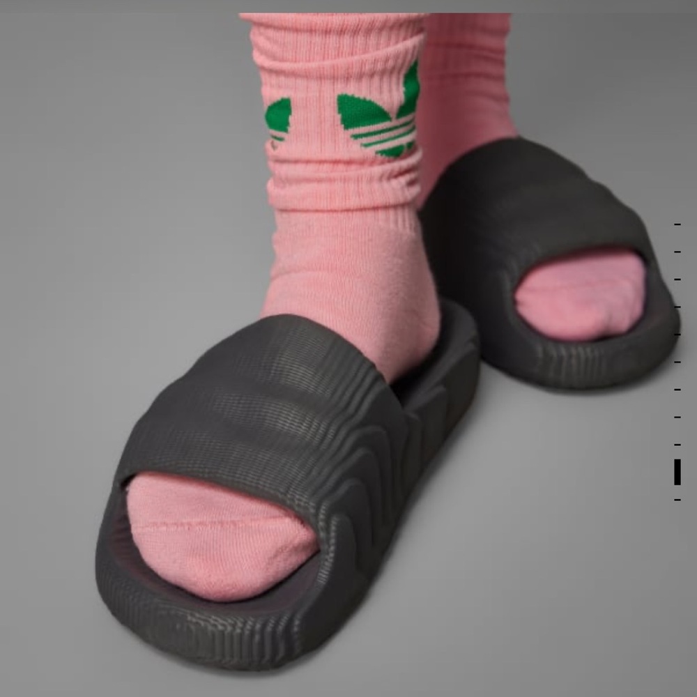 ADILETTE 22 SLIDES